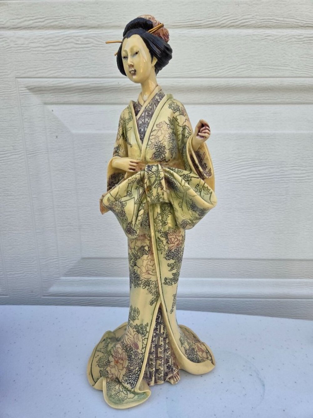 Japanese Geisha Figurine In Detailed Kimono Dress 14" Tall